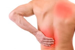 Homem com dor na lombar